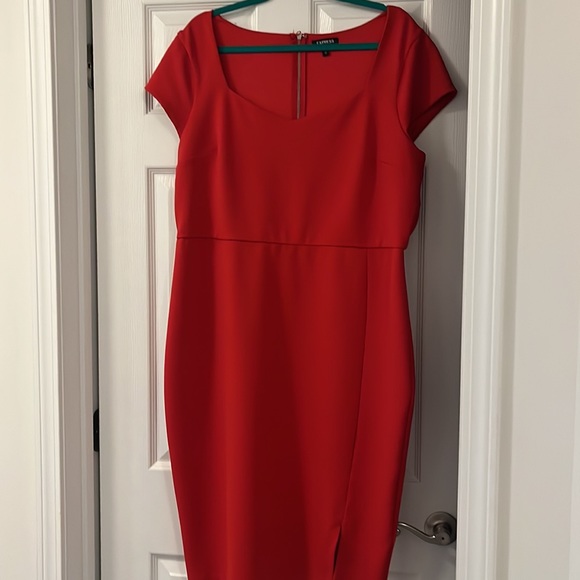 Women’s Dress - Picture 9 of 10